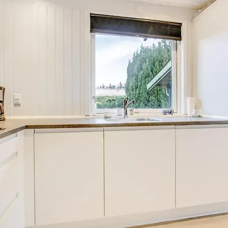Three Bedroom Holiday In *