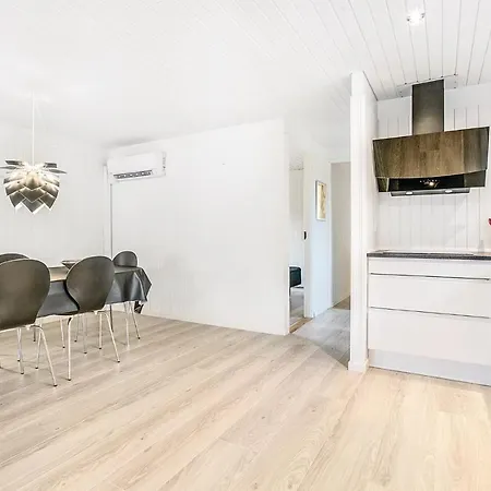 Three Bedroom Holiday In * Grenå