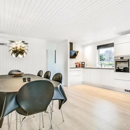 Three Bedroom Holiday In Casa de Férias *